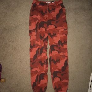 Red high rise camo pants from Hollister used once